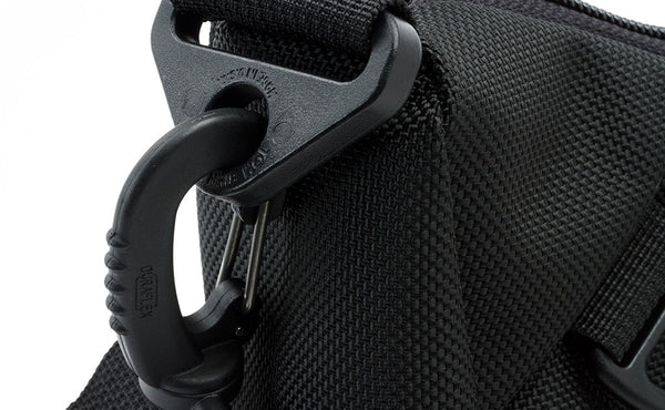 A close shot of the Parental Unit's snaphook.